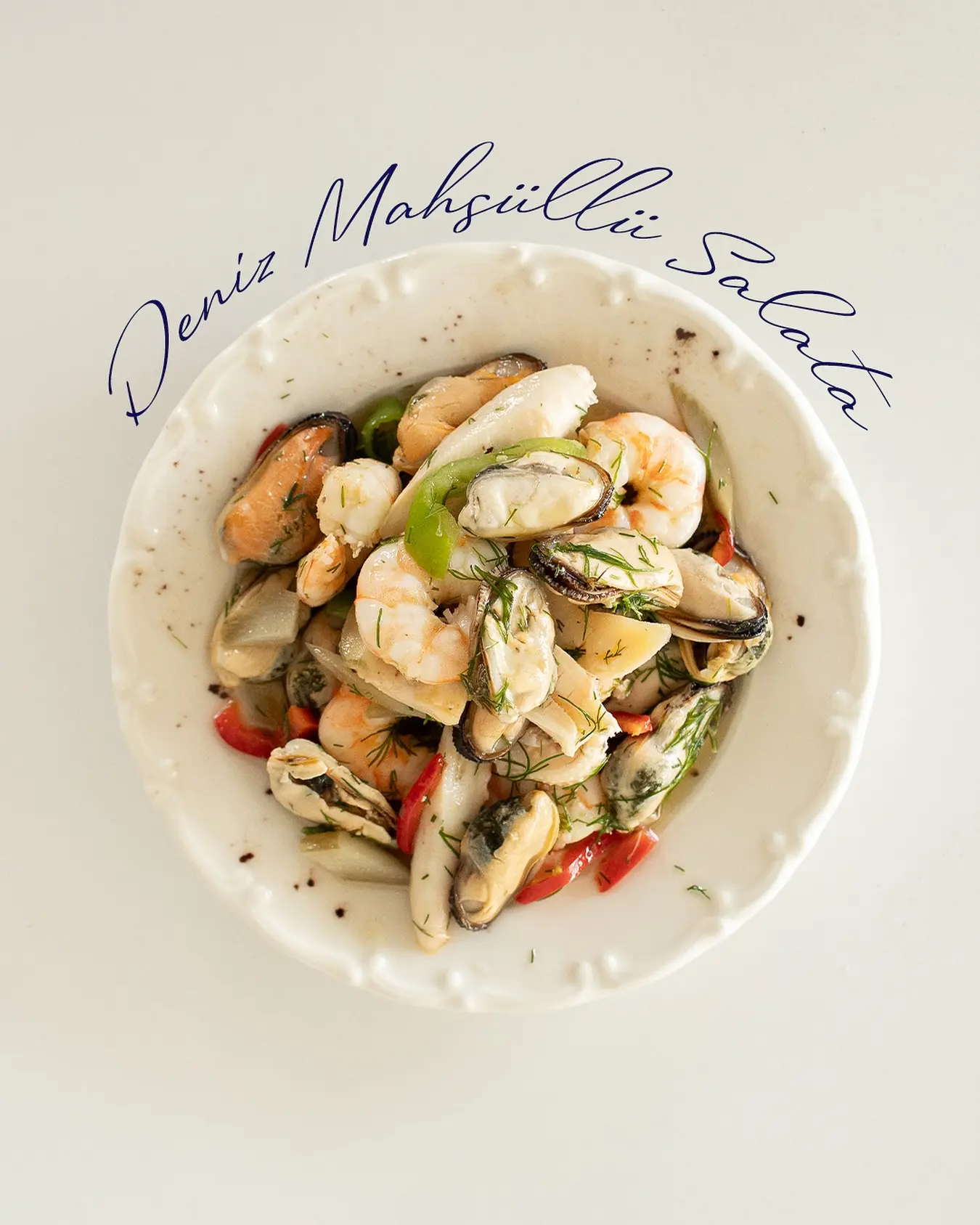 Karides ve midyeli deniz mahsullü salata
